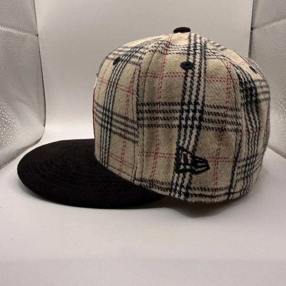 New Era 59Fifty Los Angeles Angels Plaid Burberry Collection Fitted Hat 7 1/8 - Picture 2 of 5